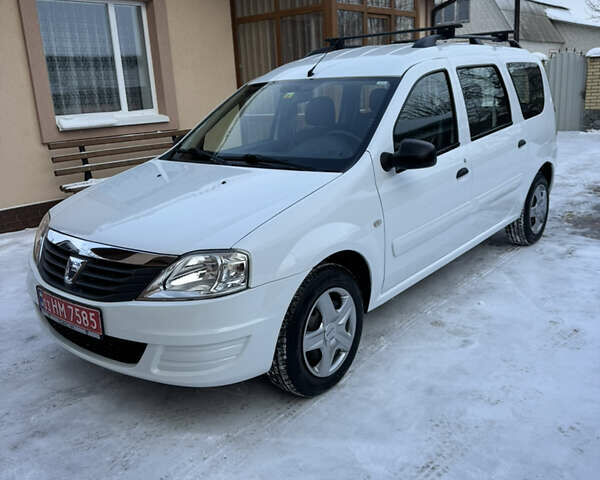 Белый Дачия Logan MCV, объемом двигателя 1.6 л и пробегом 170 тыс. км за 5899 $, фото 1 на Automoto.ua