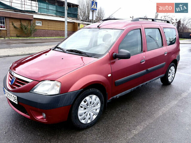Красный Дачия Logan MCV, объемом двигателя 1.6 л и пробегом 309 тыс. км за 4700 $, фото 1 на Automoto.ua