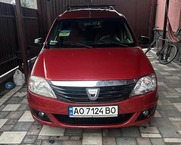 Красный Дачия Logan MCV, объемом двигателя 1.6 л и пробегом 194 тыс. км за 4500 $, фото 1 на Automoto.ua