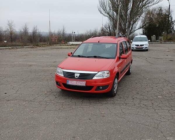 Красный Дачия Logan MCV, объемом двигателя 1.6 л и пробегом 159 тыс. км за 5850 $, фото 1 на Automoto.ua