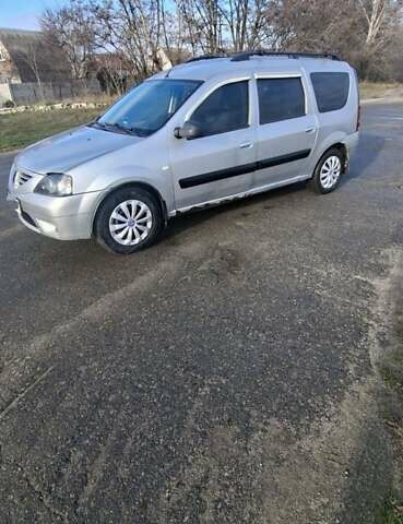 Серый Дачия Logan MCV, объемом двигателя 1.6 л и пробегом 256 тыс. км за 4100 $, фото 1 на Automoto.ua