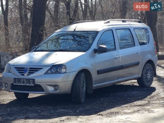 Серый Дачия Logan MCV, объемом двигателя 1.6 л и пробегом 250 тыс. км за 3000 $, фото 1 на Automoto.ua