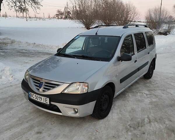 Сірий Дачія Logan MCV, об'ємом двигуна 1.5 л та пробігом 330 тис. км за 3800 $, фото 1 на Automoto.ua