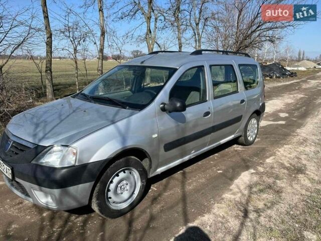 Серый Дачия Logan MCV, объемом двигателя 1.6 л и пробегом 95 тыс. км за 5300 $, фото 1 на Automoto.ua