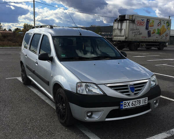 Дачия Logan MCV 2008 в Черновцах на Automoto.ua Серый Дачия Logan MCV, объемом двигателя 1.6 л и пробегом 110 тыс. км за 5450 $, фото 1 на Automoto.ua