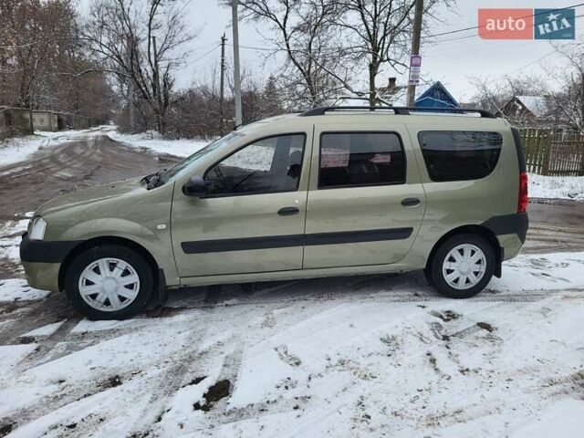 Зеленый Дачия Logan MCV, объемом двигателя 1.6 л и пробегом 196 тыс. км за 4800 $, фото 1 на Automoto.ua