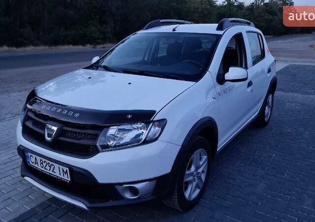 Белый Дачия Sandero StepWay, объемом двигателя 1.5 л и пробегом 192 тыс. км за 8800 $, фото 1 на Automoto.ua