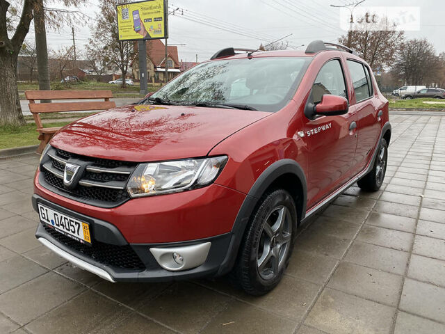 Красный Дачия Sandero StepWay, объемом двигателя 0.9 л и пробегом 171 тыс. км за 6999 $, фото 1 на Automoto.ua