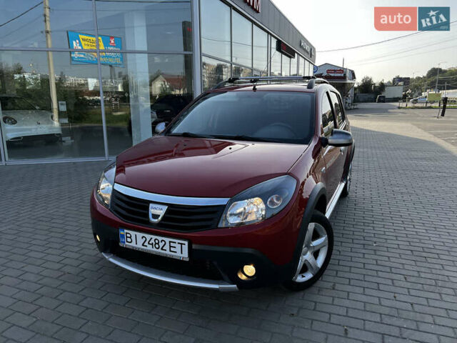 Красный Дачия Sandero StepWay, объемом двигателя 1.6 л и пробегом 100 тыс. км за 7200 $, фото 1 на Automoto.ua