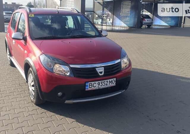 Красный Дачия Sandero StepWay, объемом двигателя 1.6 л и пробегом 113 тыс. км за 6490 $, фото 1 на Automoto.ua