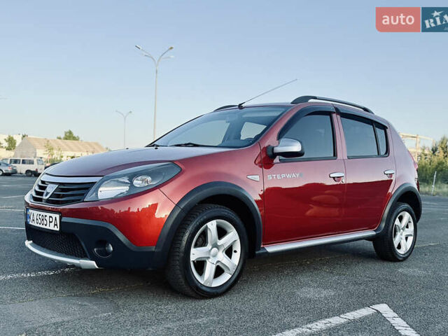 Красный Дачия Sandero StepWay, объемом двигателя 1.46 л и пробегом 228 тыс. км за 7300 $, фото 1 на Automoto.ua