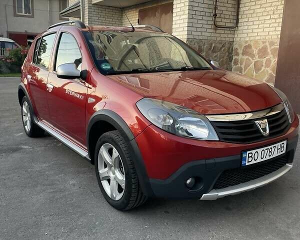 Красный Дачия Sandero StepWay, объемом двигателя 1.6 л и пробегом 111 тыс. км за 6900 $, фото 1 на Automoto.ua