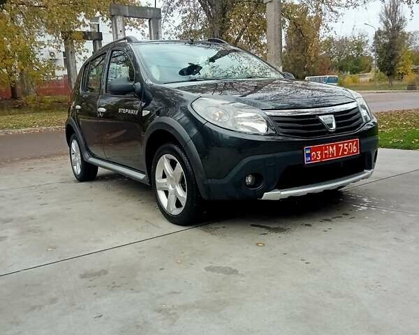 Красный Дачия Sandero StepWay, объемом двигателя 1.6 л и пробегом 140 тыс. км за 7100 $, фото 1 на Automoto.ua