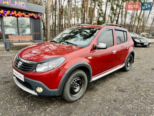 Красный Дачия Sandero StepWay, объемом двигателя 1.6 л и пробегом 167 тыс. км за 5990 $, фото 1 на Automoto.ua