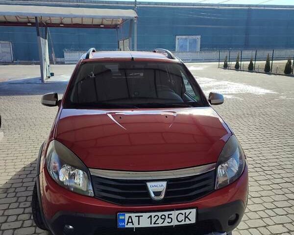 Красный Дачия Sandero StepWay, объемом двигателя 1.6 л и пробегом 195 тыс. км за 5700 $, фото 1 на Automoto.ua