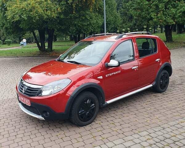 Красный Дачия Sandero StepWay, объемом двигателя 1.5 л и пробегом 208 тыс. км за 6999 $, фото 1 на Automoto.ua