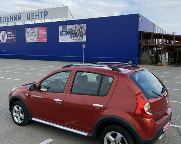 Красный Дачия Sandero StepWay, объемом двигателя 1.6 л и пробегом 137 тыс. км за 6899 $, фото 1 на Automoto.ua
