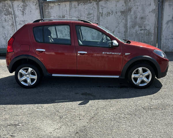 Красный Дачия Sandero StepWay, объемом двигателя 1.5 л и пробегом 209 тыс. км за 6650 $, фото 1 на Automoto.ua