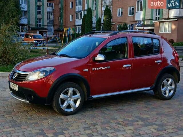 Красный Дачия Sandero StepWay, объемом двигателя 1.6 л и пробегом 135 тыс. км за 7200 $, фото 1 на Automoto.ua