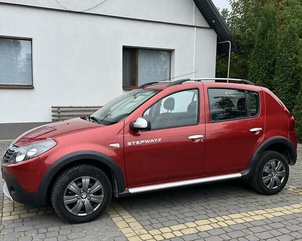 Красный Дачия Sandero StepWay, объемом двигателя 1.6 л и пробегом 117 тыс. км за 6700 $, фото 1 на Automoto.ua