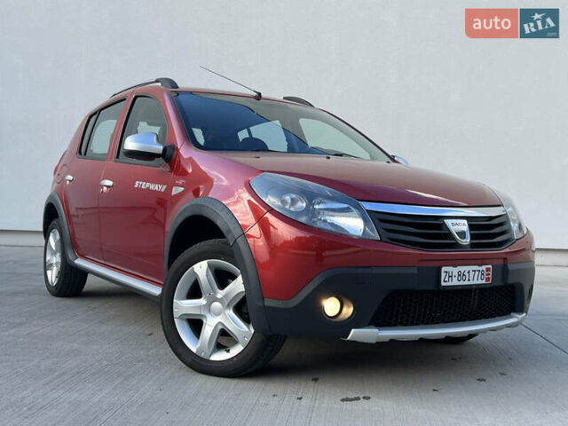 Красный Дачия Sandero StepWay, объемом двигателя 1.6 л и пробегом 139 тыс. км за 7350 $, фото 1 на Automoto.ua