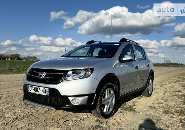 Дачия Sandero StepWay, объемом двигателя 1.5 л и пробегом 116 тыс. км за 8700 $, фото 1 на Automoto.ua