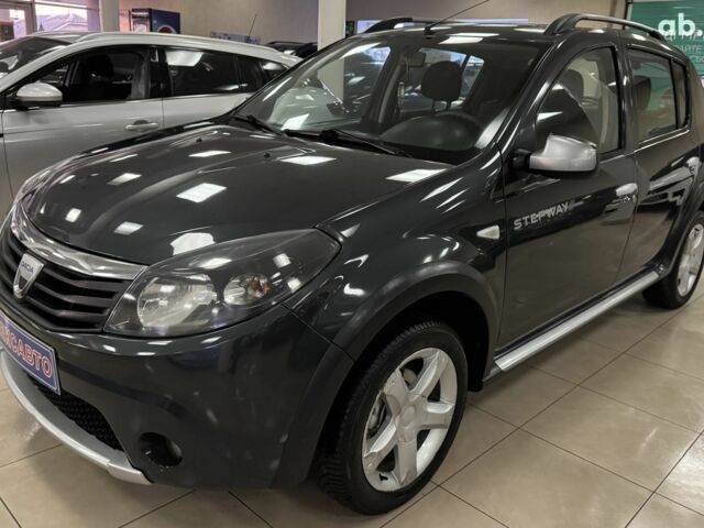 Серый Дачия Sandero StepWay, объемом двигателя 0 л и пробегом 236 тыс. км за 6850 $, фото 1 на Automoto.ua