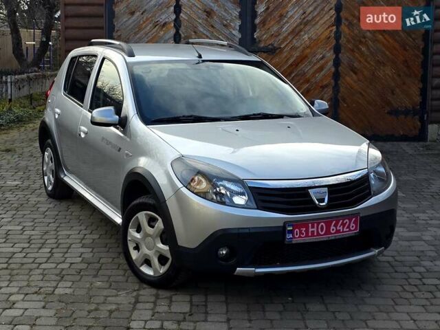 Сірий Дачія Sandero StepWay, об'ємом двигуна 1.6 л та пробігом 147 тис. км за 6800 $, фото 1 на Automoto.ua