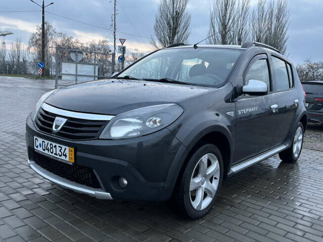 Серый Дачия Sandero StepWay, объемом двигателя 1.5 л и пробегом 181 тыс. км за 7500 $, фото 1 на Automoto.ua