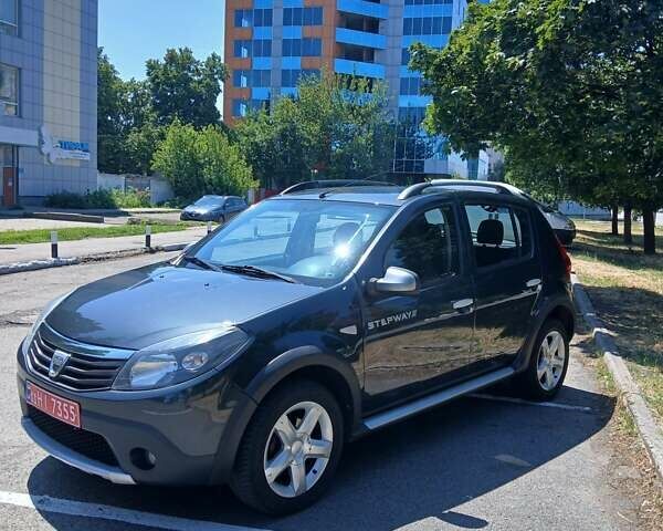 Серый Дачия Sandero StepWay, объемом двигателя 1.6 л и пробегом 207 тыс. км за 6600 $, фото 1 на Automoto.ua