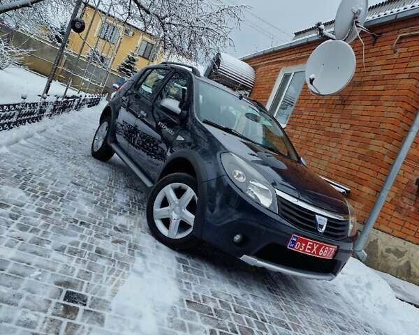 Серый Дачия Sandero StepWay, объемом двигателя 1.6 л и пробегом 172 тыс. км за 6650 $, фото 1 на Automoto.ua