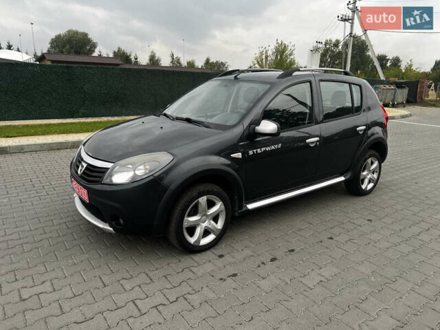 Серый Дачия Sandero StepWay, объемом двигателя 1.6 л и пробегом 190 тыс. км за 6500 $, фото 1 на Automoto.ua