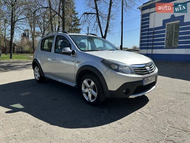 Сірий Дачія Sandero StepWay, об'ємом двигуна 1.6 л та пробігом 230 тис. км за 6800 $, фото 1 на Automoto.ua