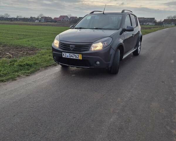 Сірий Дачія Sandero StepWay, об'ємом двигуна 1.6 л та пробігом 190 тис. км за 5800 $, фото 1 на Automoto.ua