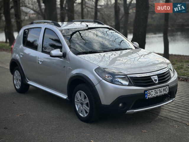 Сірий Дачія Sandero StepWay, об'ємом двигуна 1.6 л та пробігом 239 тис. км за 6900 $, фото 1 на Automoto.ua