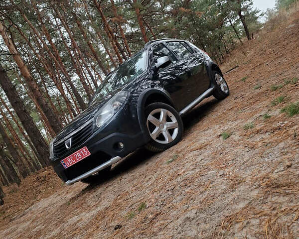 Серый Дачия Sandero StepWay, объемом двигателя 1.6 л и пробегом 207 тыс. км за 5999 $, фото 1 на Automoto.ua