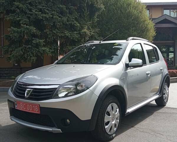 Сірий Дачія Sandero StepWay, об'ємом двигуна 1.6 л та пробігом 166 тис. км за 6700 $, фото 1 на Automoto.ua