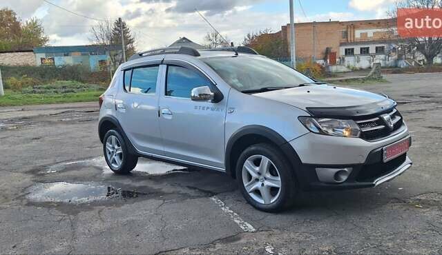 Серый Дачия Sandero StepWay, объемом двигателя 1.5 л и пробегом 191 тыс. км за 8500 $, фото 1 на Automoto.ua