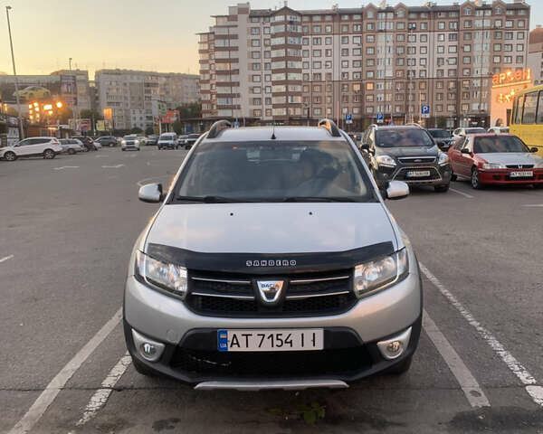 Серый Дачия Sandero StepWay, объемом двигателя 1.5 л и пробегом 107 тыс. км за 8750 $, фото 1 на Automoto.ua