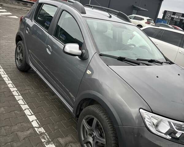 Серый Дачия Sandero StepWay, объемом двигателя 1.5 л и пробегом 95 тыс. км за 8900 $, фото 1 на Automoto.ua