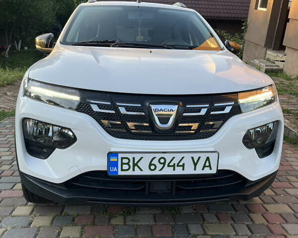 Белый Дачия Spring, объемом двигателя 0 л и пробегом 20 тыс. км за 9777 $, фото 1 на Automoto.ua
