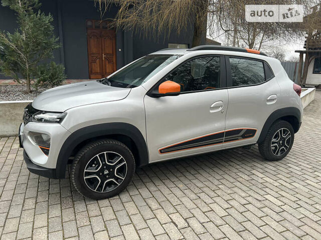 Сірий Дачія Spring, об'ємом двигуна 0 л та пробігом 9 тис. км за 15300 $, фото 1 на Automoto.ua