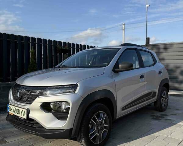 Серый Дачия Spring, объемом двигателя 0 л и пробегом 9 тыс. км за 9950 $, фото 1 на Automoto.ua