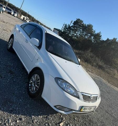 Белый Дэу Джентра, объемом двигателя 1.49 л и пробегом 170 тыс. км за 5300 $, фото 1 на Automoto.ua