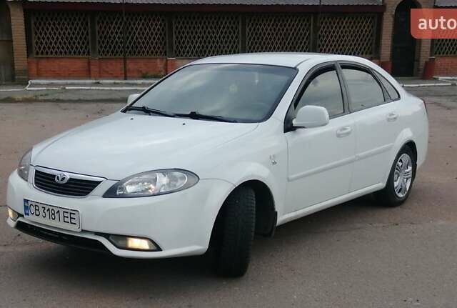 Білий Деу Джентра, об'ємом двигуна 1.49 л та пробігом 255 тис. км за 4200 $, фото 1 на Automoto.ua