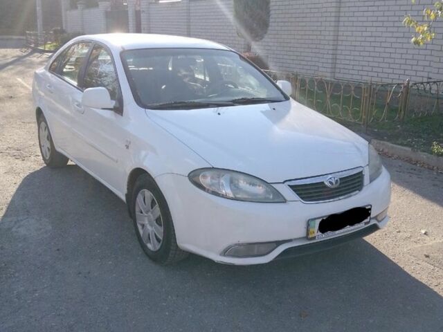 Дэу Джентра 2013 в Лозовой на Automoto.ua Белый Дэу Джентра, объемом двигателя 1.5 л и пробегом 197 тыс. км за 3500 $, фото 1 на Automoto.ua