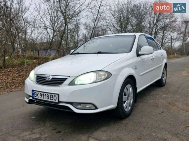 Білий Деу Джентра, об'ємом двигуна 1.5 л та пробігом 199 тис. км за 4099 $, фото 1 на Automoto.ua