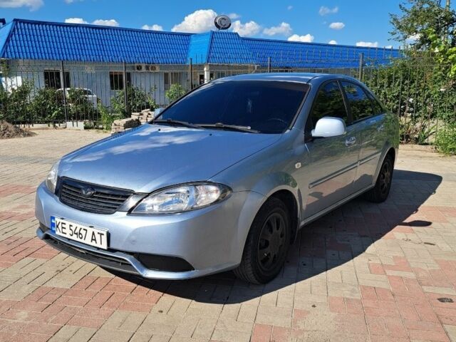 Серый Дэу Джентра, объемом двигателя 1.5 л и пробегом 250 тыс. км за 3595 $, фото 1 на Automoto.ua