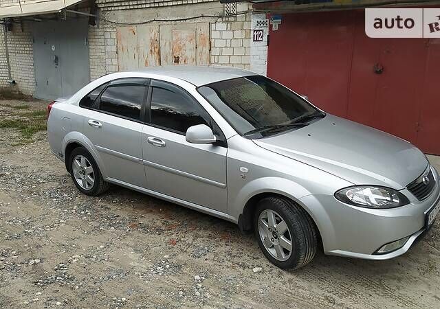 Серый Дэу Джентра, объемом двигателя 1.5 л и пробегом 180 тыс. км за 5400 $, фото 1 на Automoto.ua