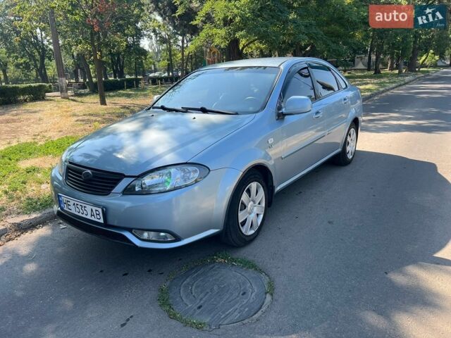 Синий Дэу Джентра, объемом двигателя 1.49 л и пробегом 124 тыс. км за 5300 $, фото 1 на Automoto.ua
